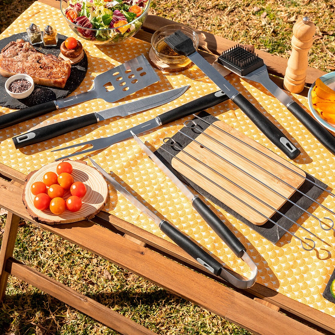 Kit d’Ustensiles pour Barbecue avec Mallette de Transport  12 Pièces