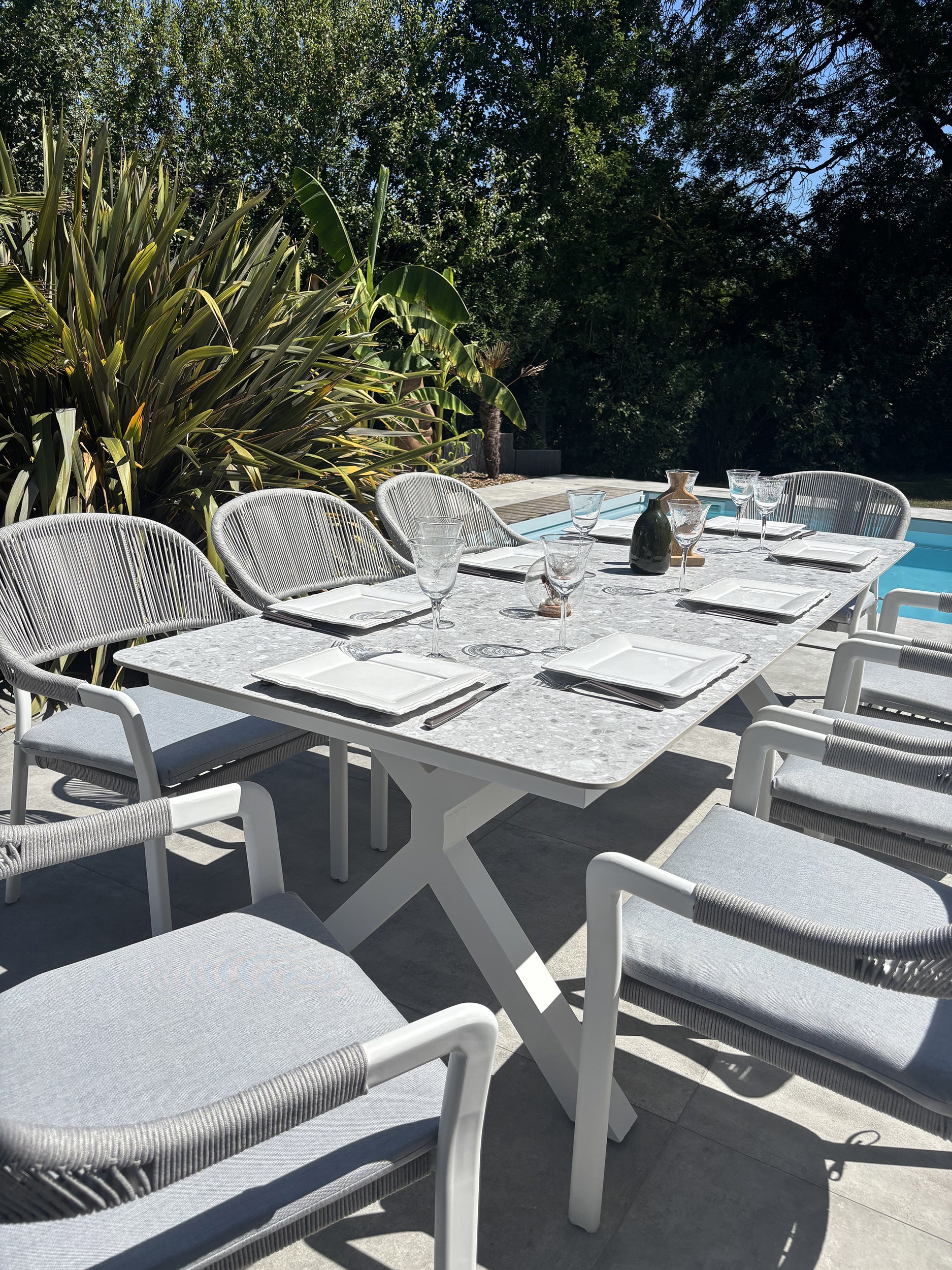 Ensemble repas de jardin Abella 8 places - Blanc 220 cm