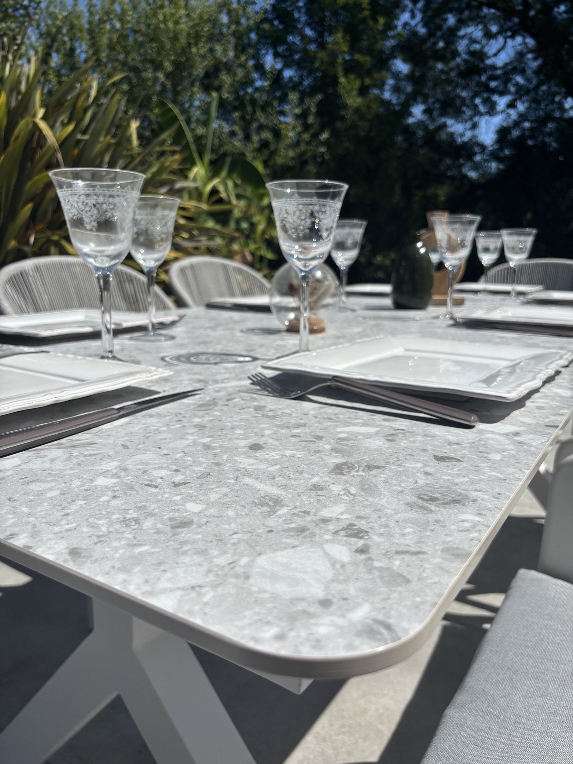 Ensemble repas de jardin Abella 8 places - Blanc 220 cm
