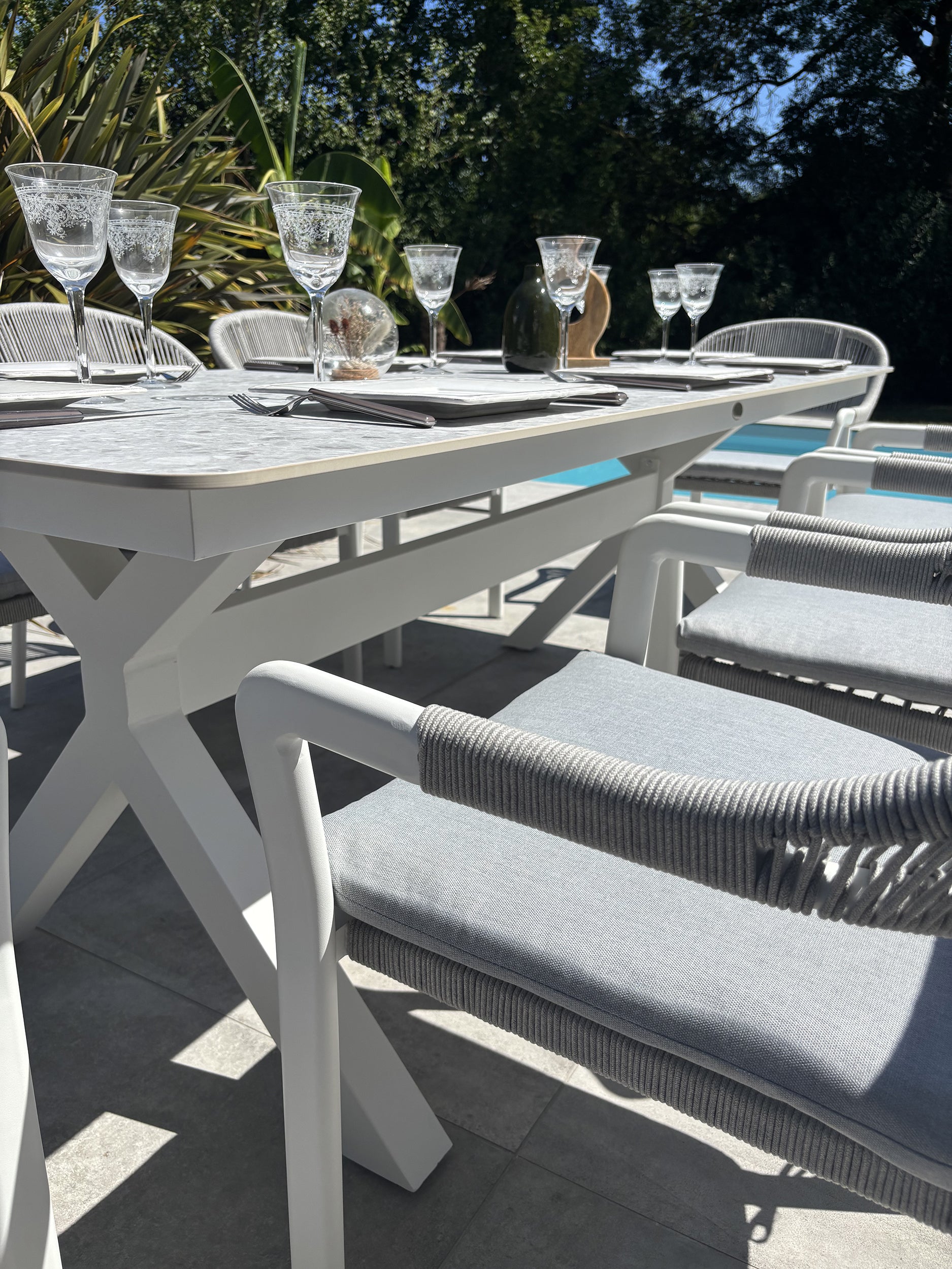 Ensemble repas de jardin Abella 8 places - Blanc 220 cm