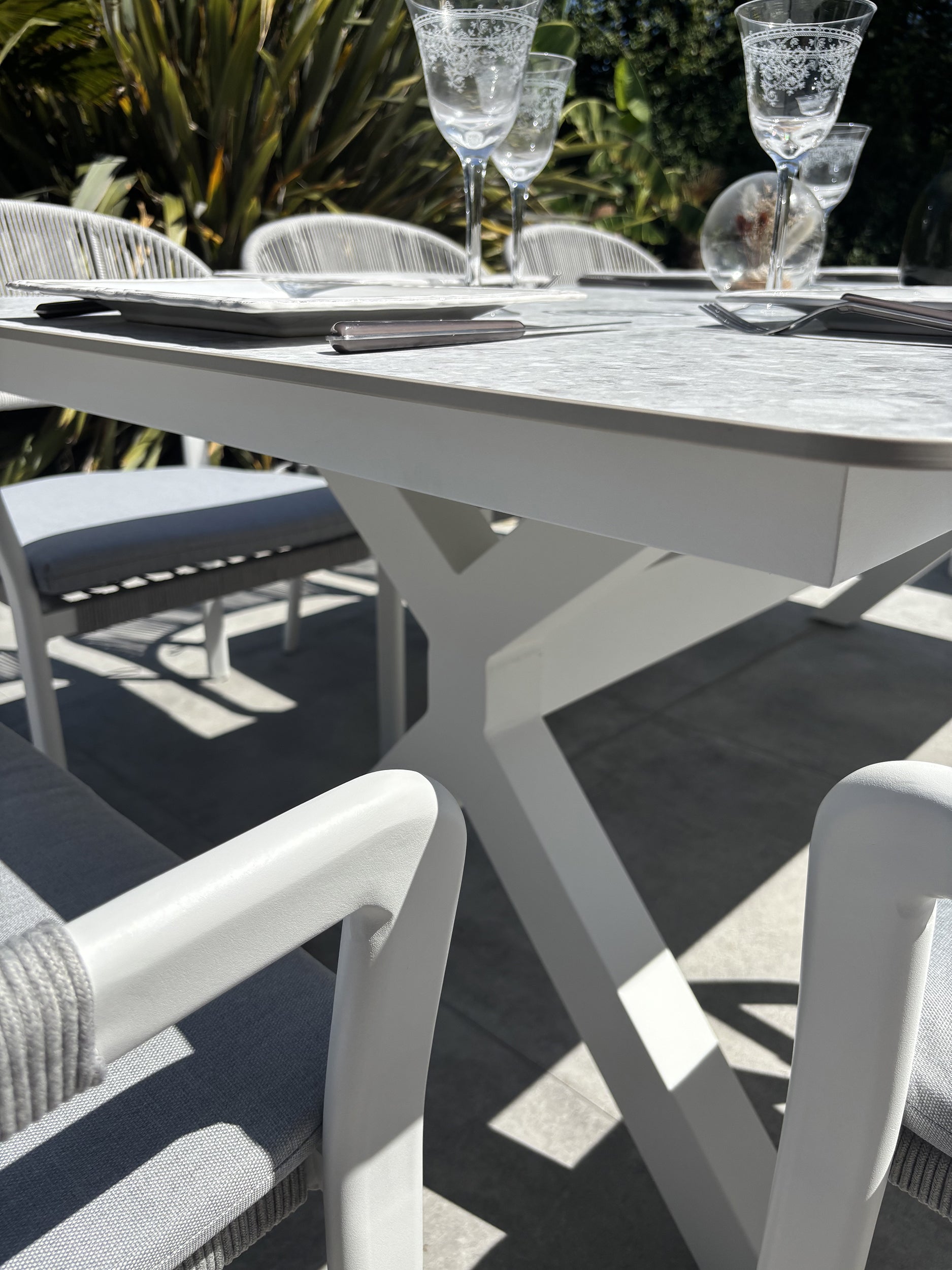 Ensemble repas de jardin Abella 8 places - Blanc 220 cm