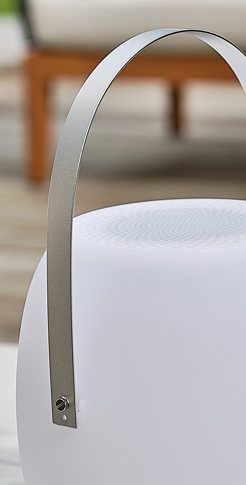 Lampe enceinte bluetooth sans fil AUREA poignée métal 26 cm