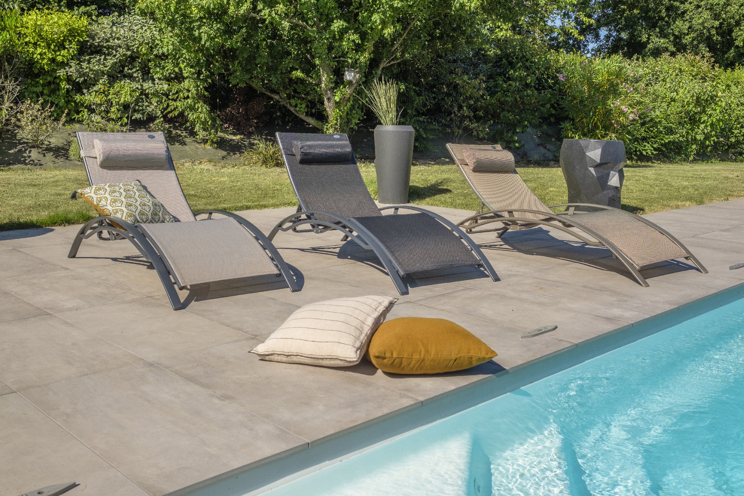 2 bains de soleil CL76-NM empilables