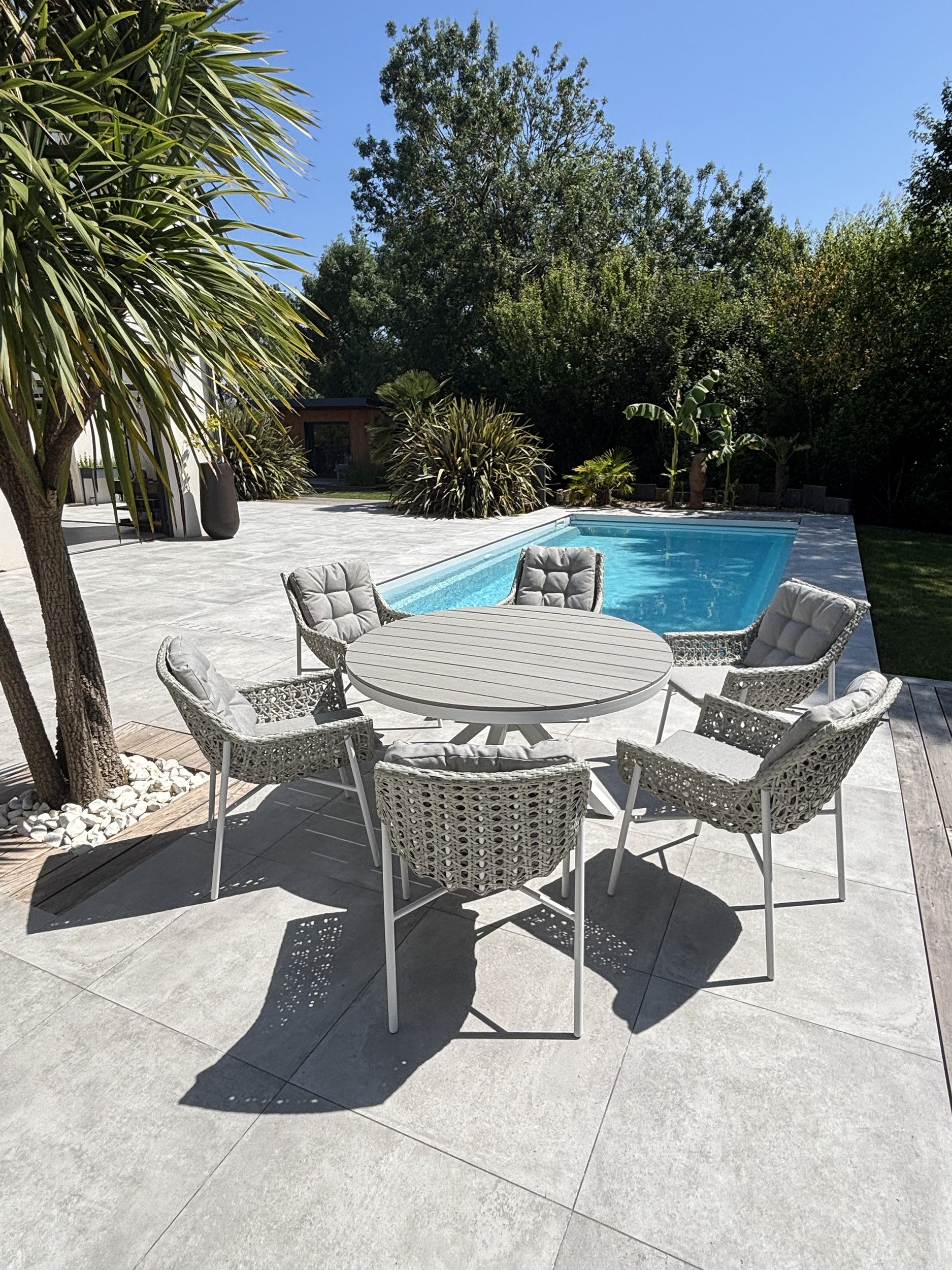 Ensemble repas de jardin Elba 6 places - Blanc Ø142 cm