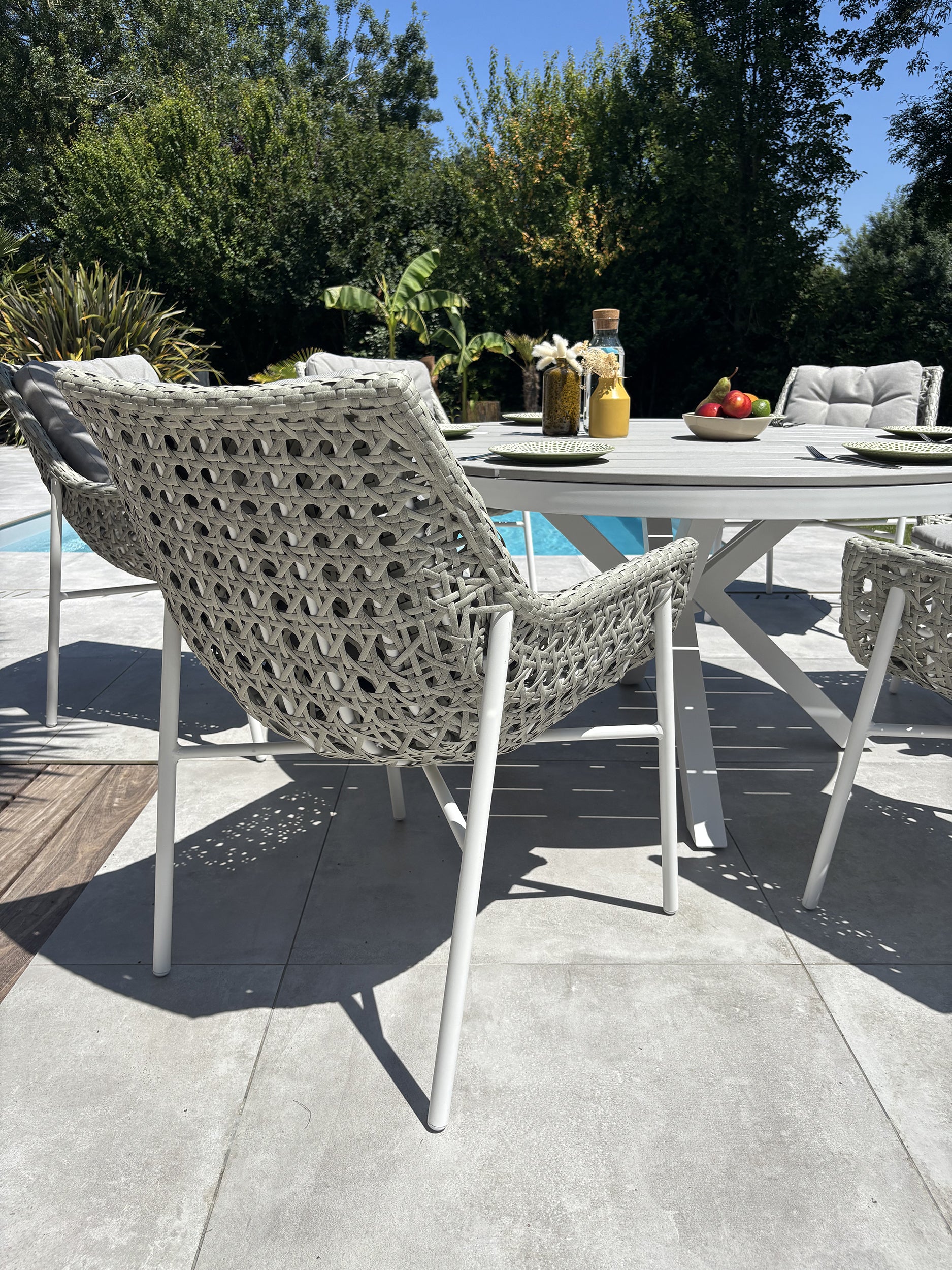 Ensemble repas de jardin Elba 6 places - Blanc Ø142 cm