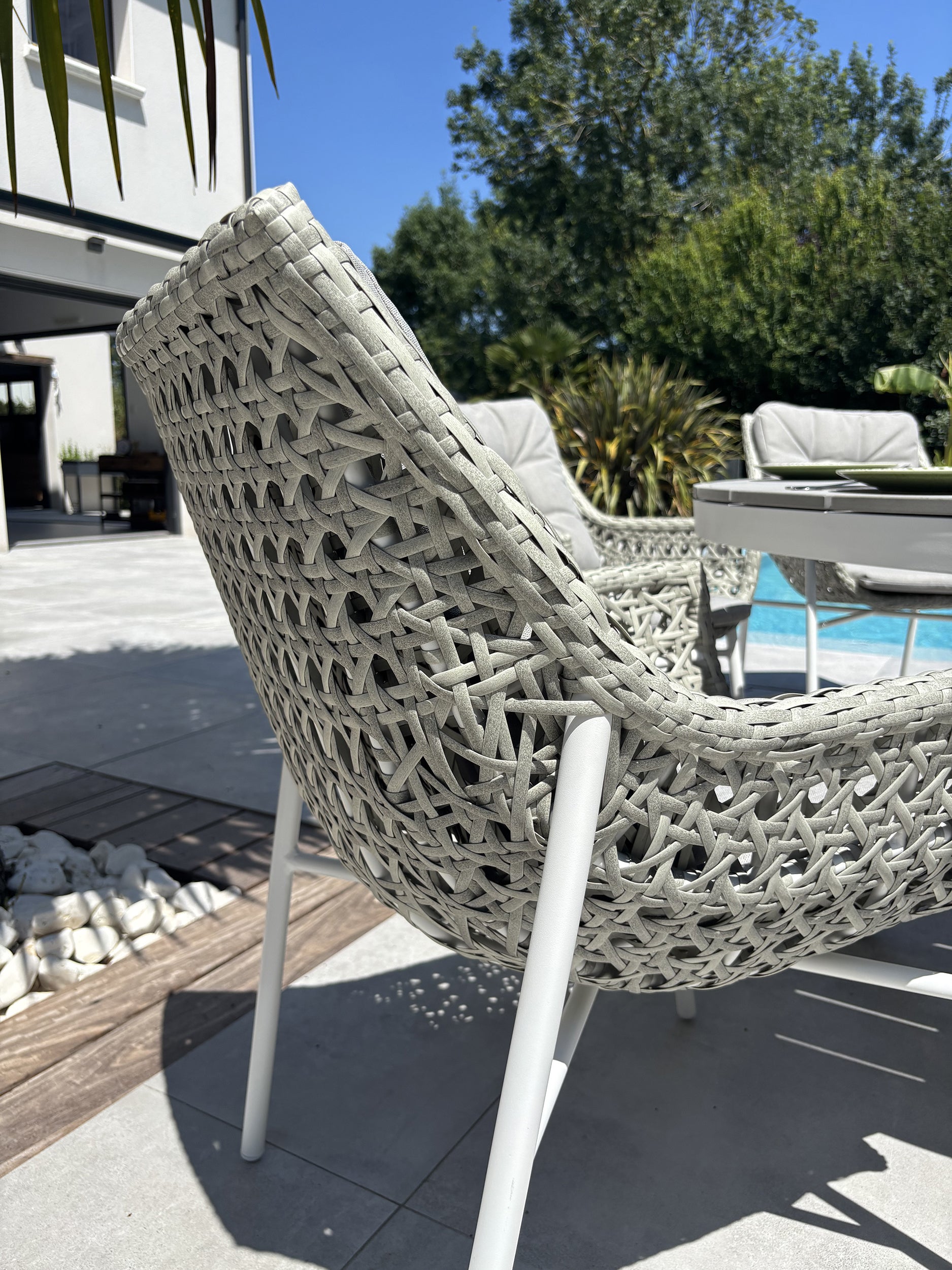 Ensemble repas de jardin Elba 6 places - Blanc Ø142 cm