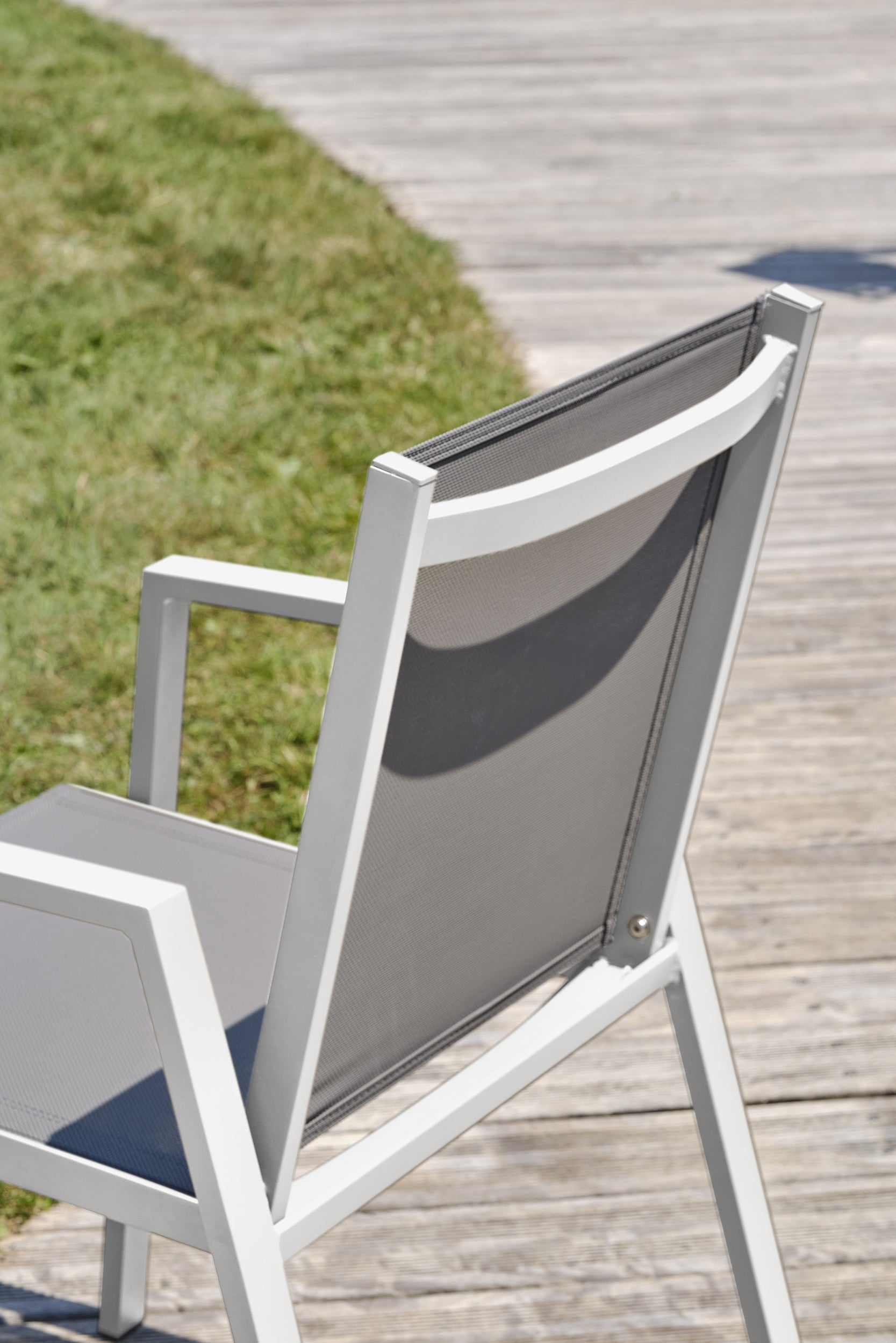 Fauteuil de jardin empilable FLORIDE en textilène taupe et aluminium - BLANC