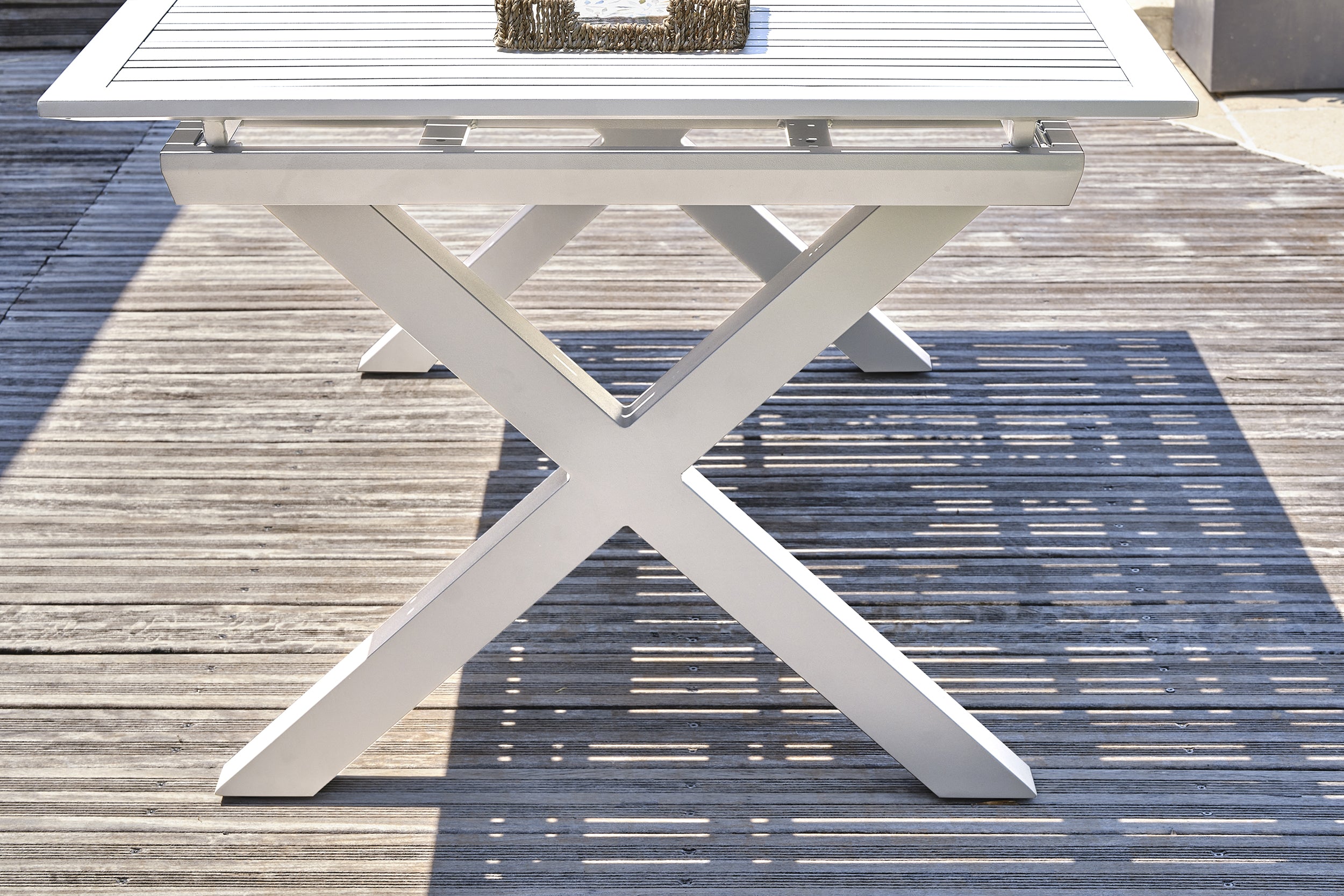 Table de jardin FLORIDE-TB240-ALU-B avec rallonge et 8 fauteuils FLORIDE-FT-BLANC empilables