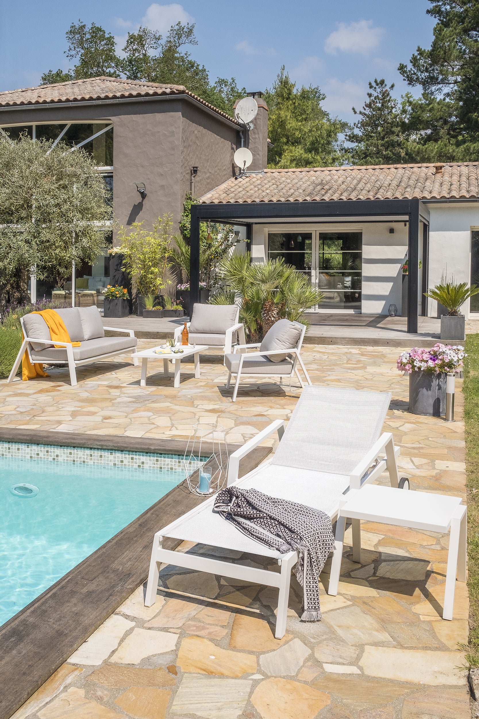 2 bains de soleil multi-positions IBIZA-CL-BLANC