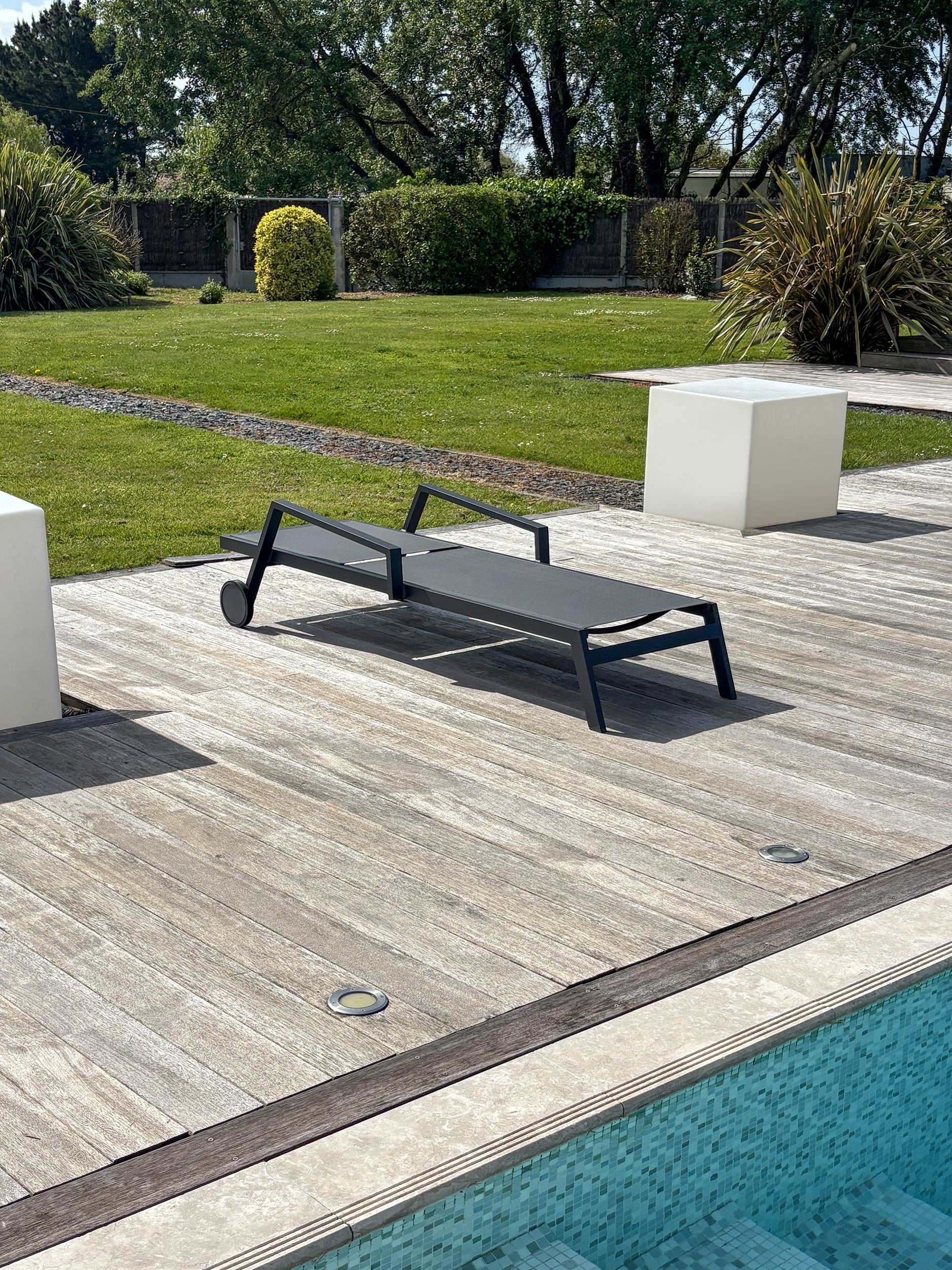 Bain de soleil multi-positions IBIZA en aluminium et textilène - NOIR