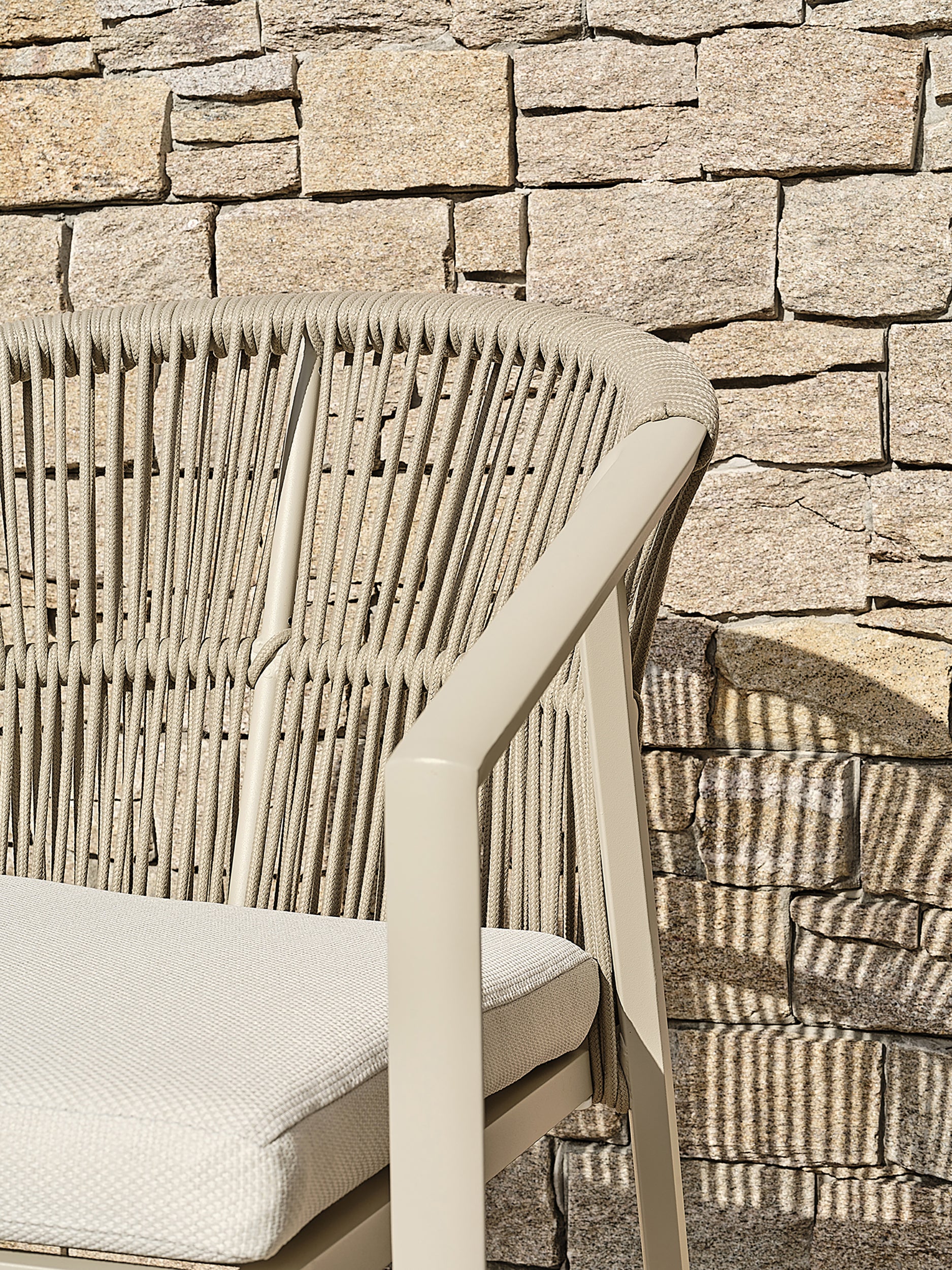 Ensemble repas de jardin Kelia 6 places - Grège effet bois clair 220 cm