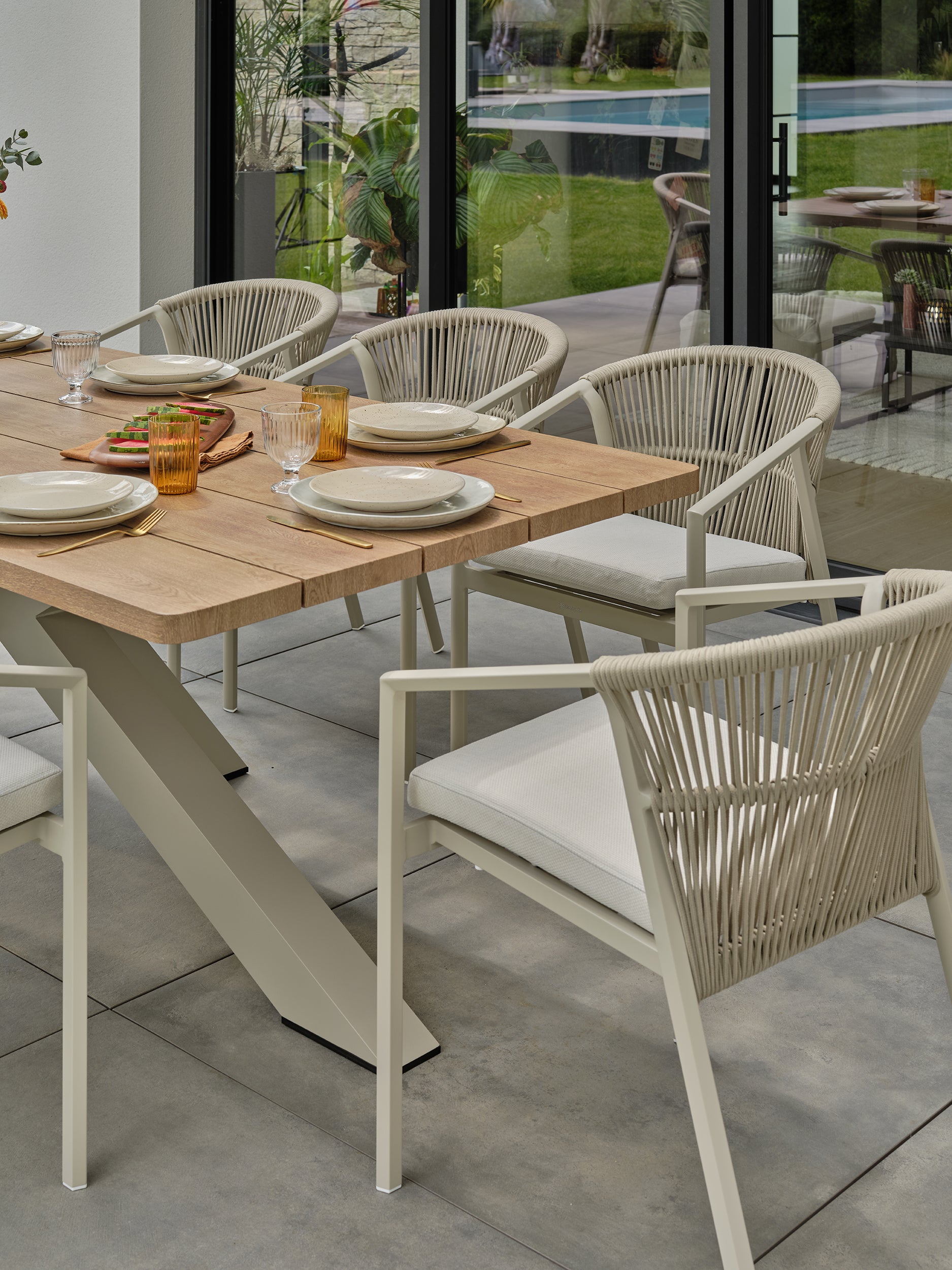Ensemble repas de jardin Kelia 8 places - Grège 220 cm