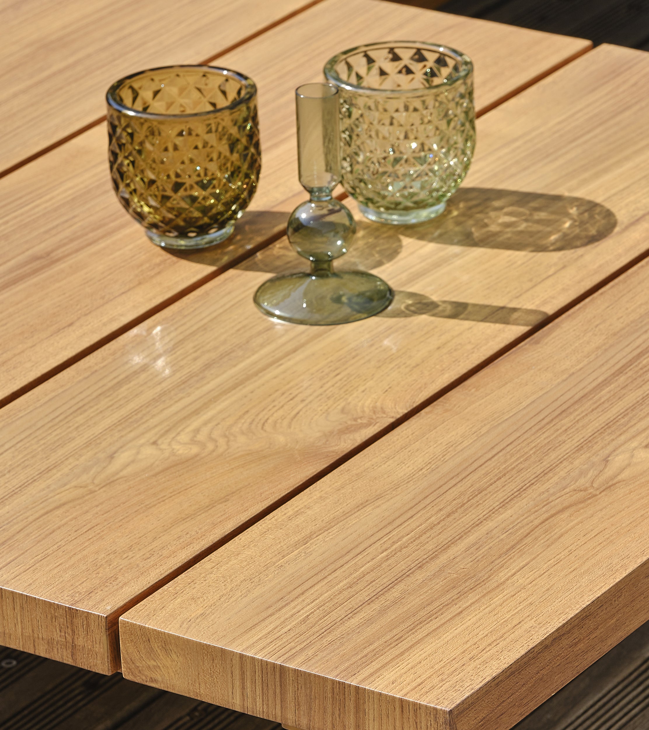 Salon de jardin LAVEZZI 5 places en aluminium et plateau imitation bois - BLANC