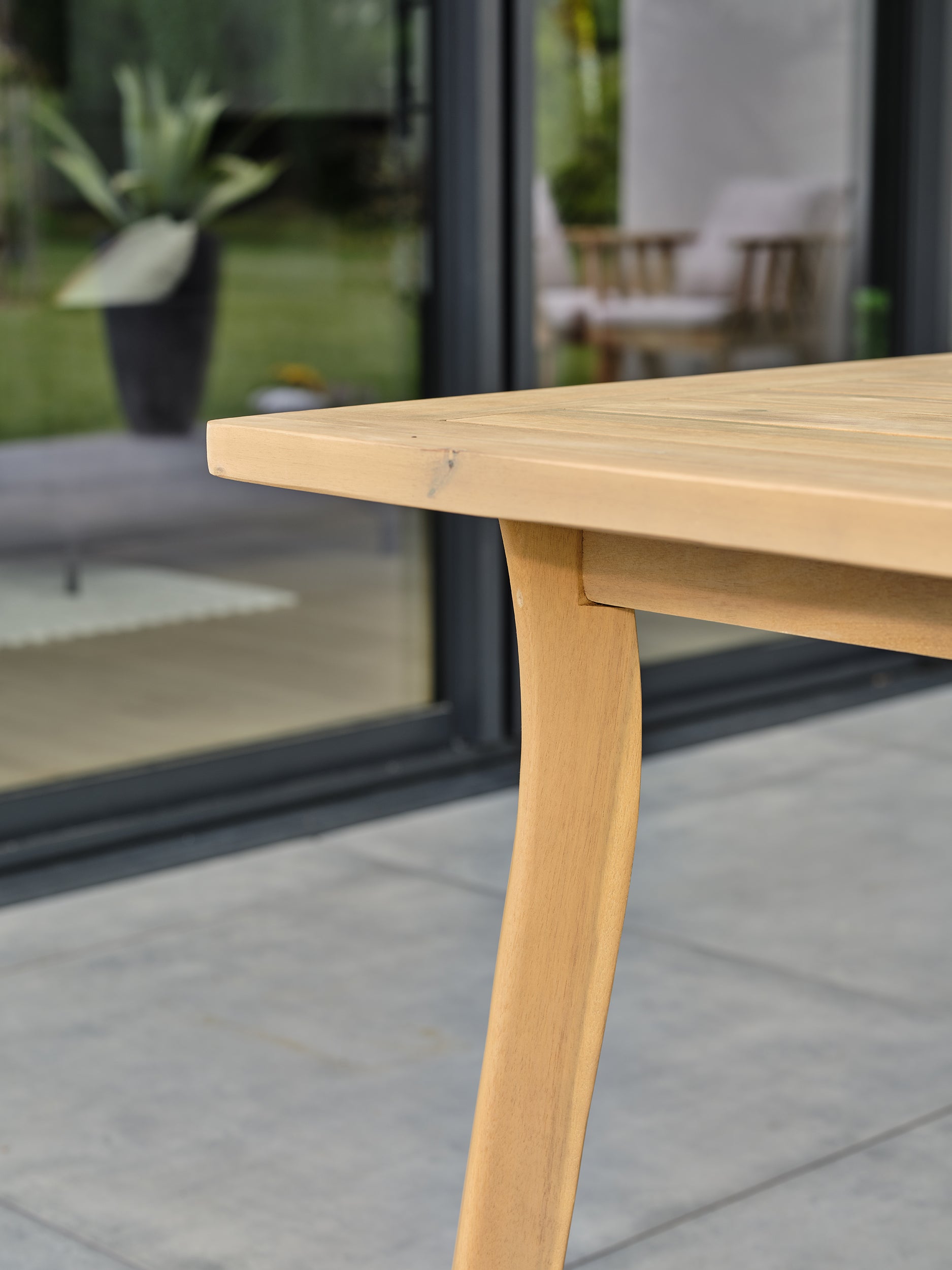 Table de jardin en acacia massif LISO - 220 cm