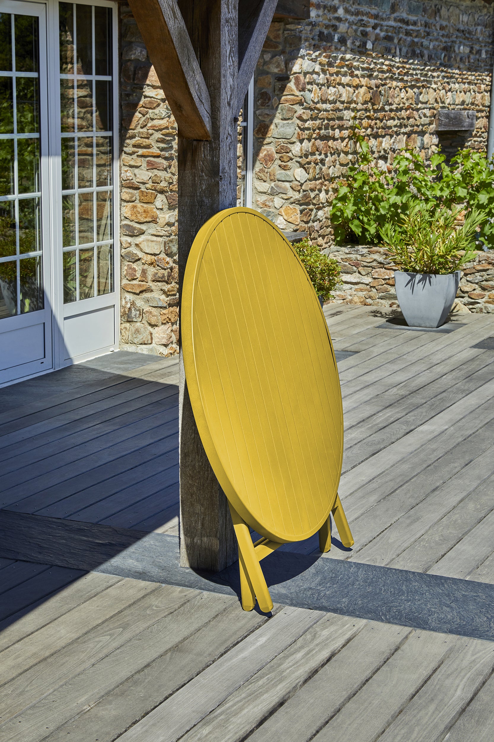 Table de jardin pliante MARIUS (diam. 110 cm) en aluminium - MOUTARDE