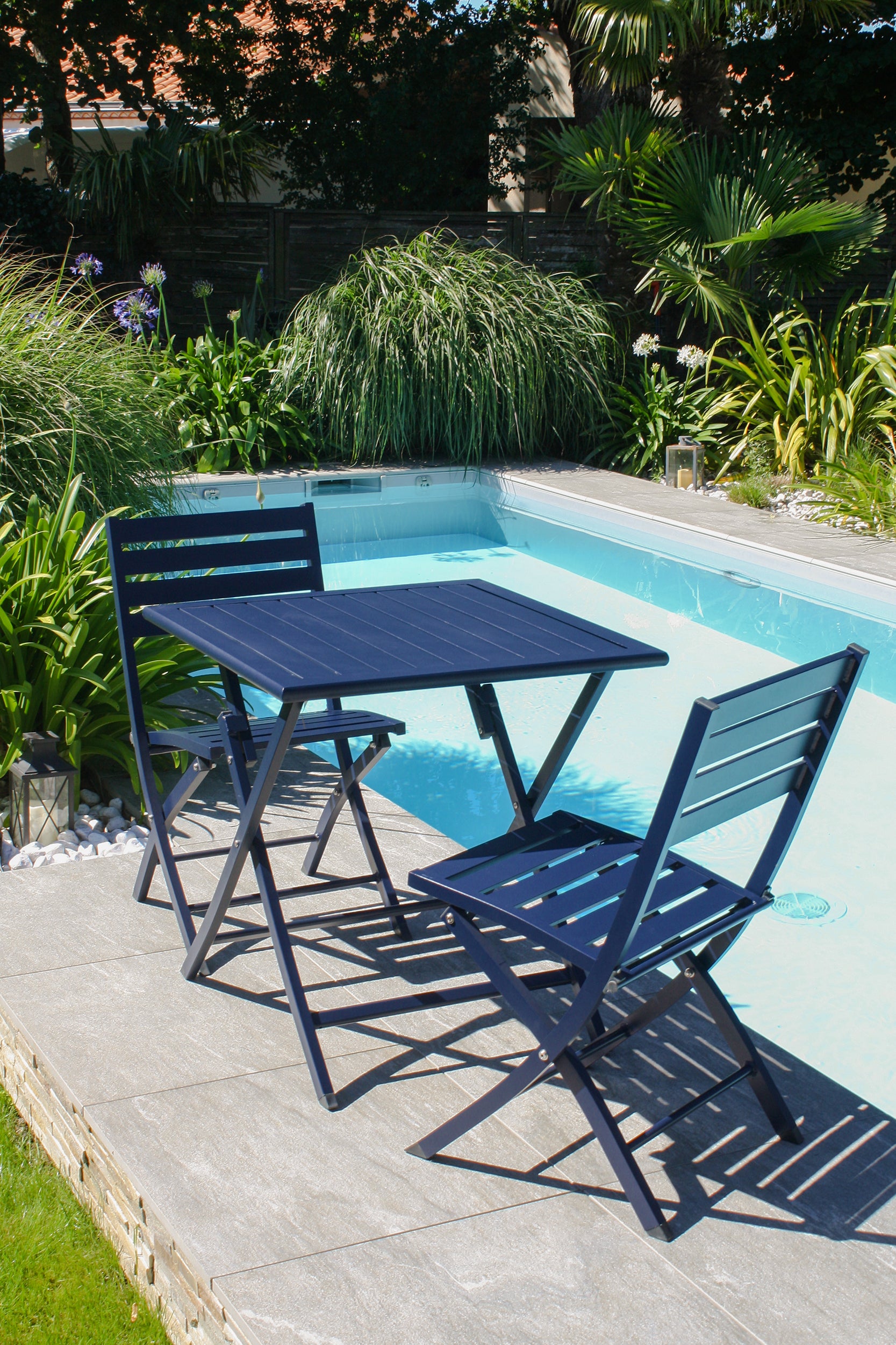 Table de jardin MARIUS-TB70-MARINE pliante et 2 chaises MARIUS-CP-MARINE pliantes