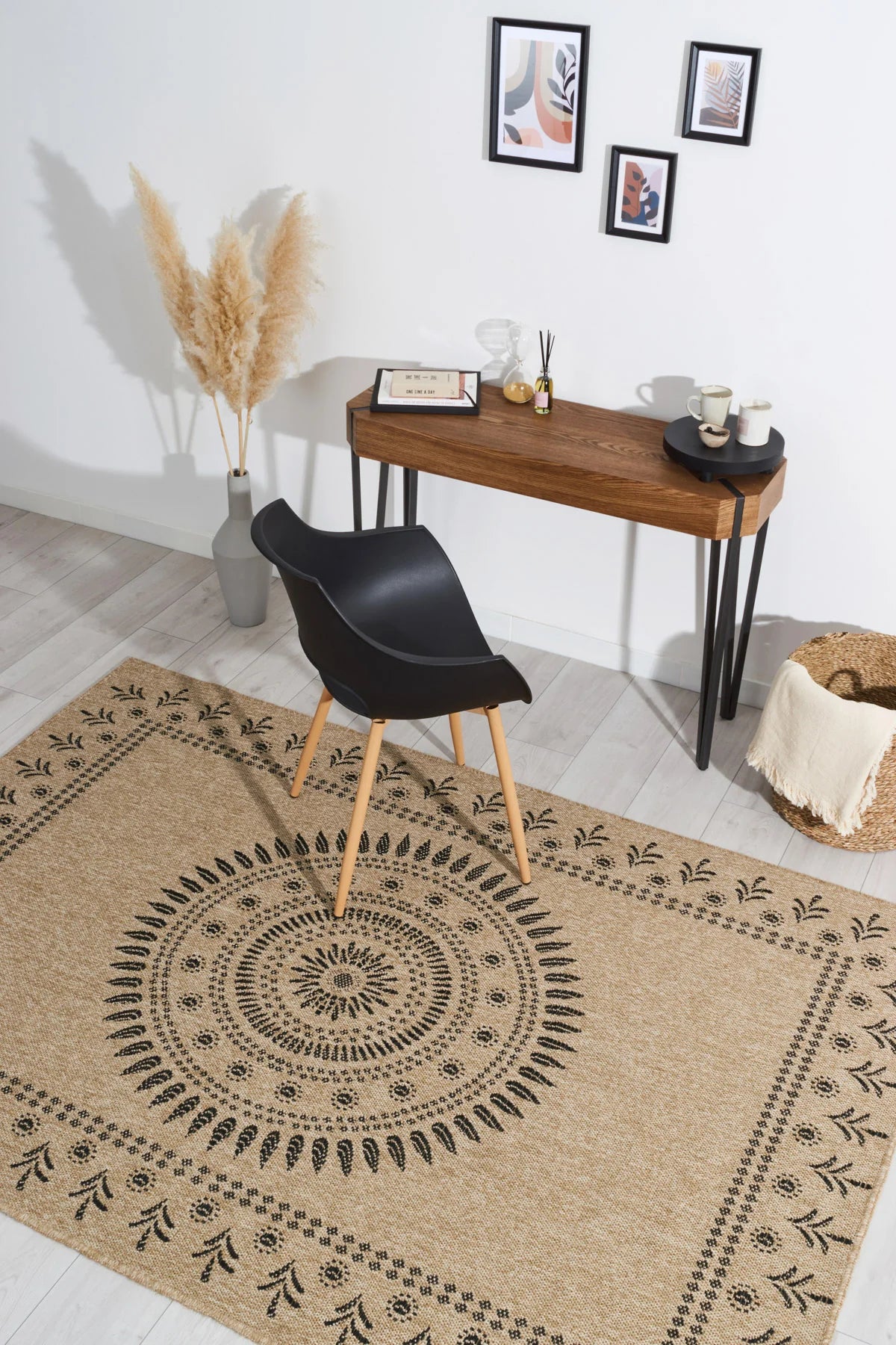 Tapis aspect jute nature motifs orientaux noirs - Nature