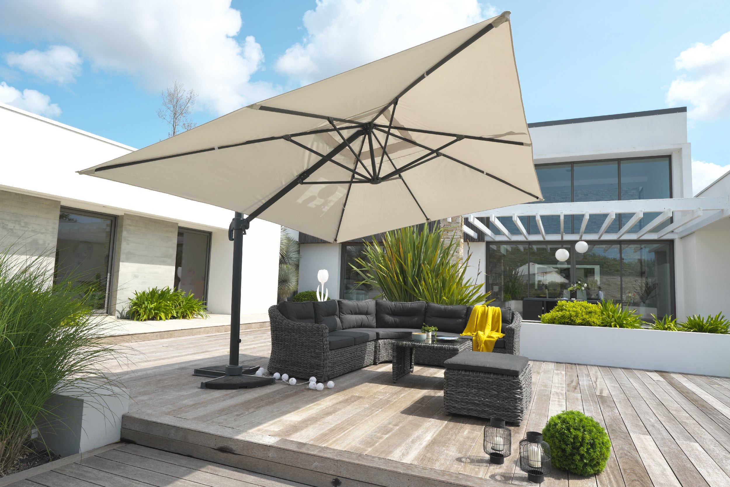 Parasol déporté SEVILLA (4x3 m) en aluminium gris anthracite et polyester - GRIS