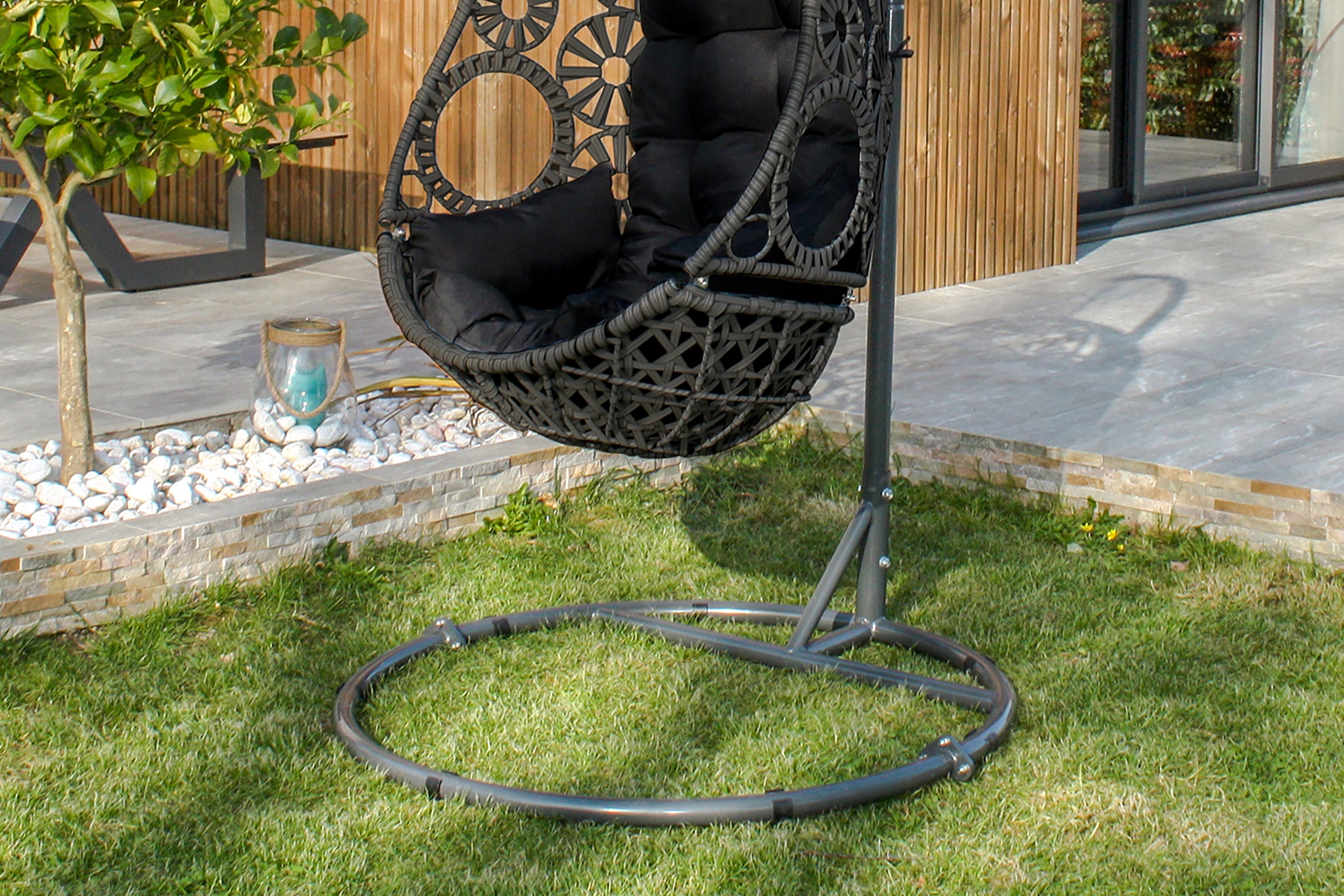 Balancelle de jardin SAMOA en résine tressée avec coussin noir - GRIS ANTHRACITE