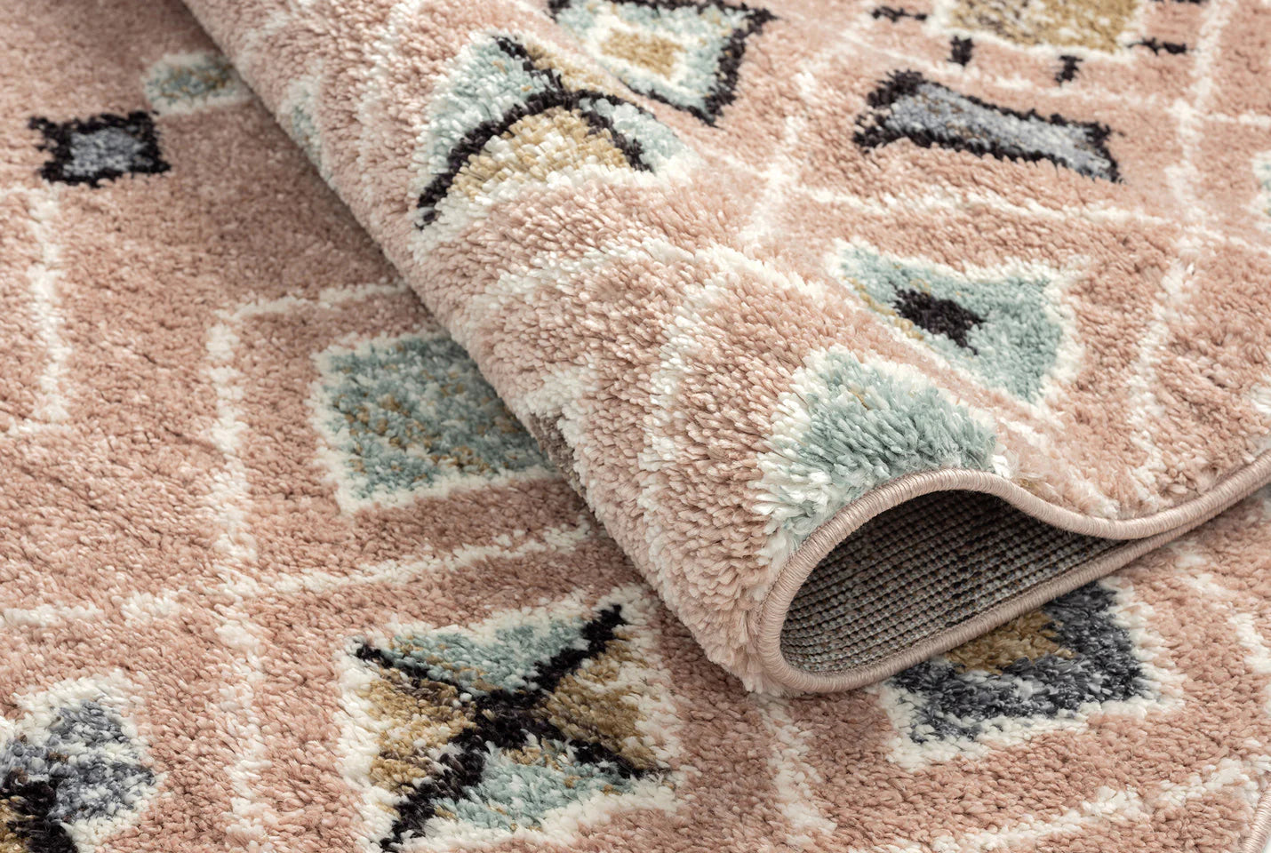 Tapis ethnique motifs losanges rose - Delya