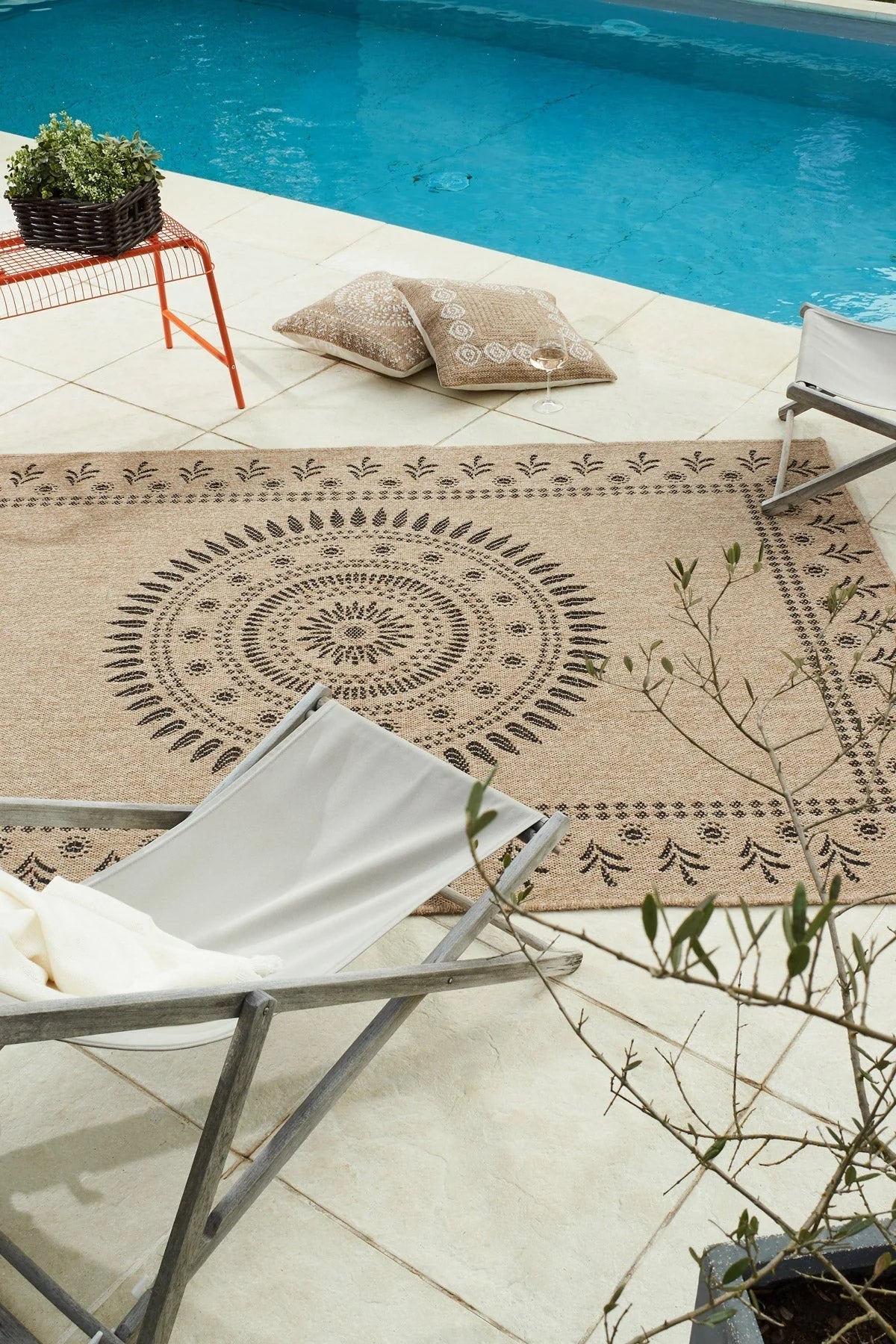 Tapis aspect jute nature motifs orientaux noirs - Nature