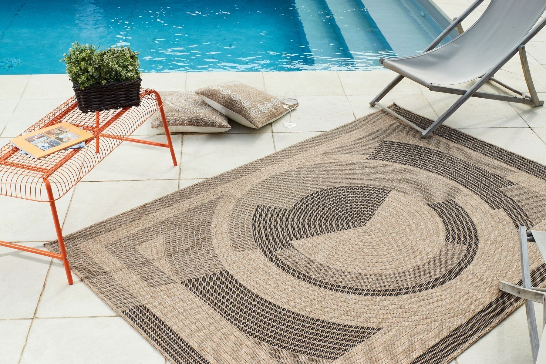 Tapis aspect jute nature motifs circulaires noirs - Nature