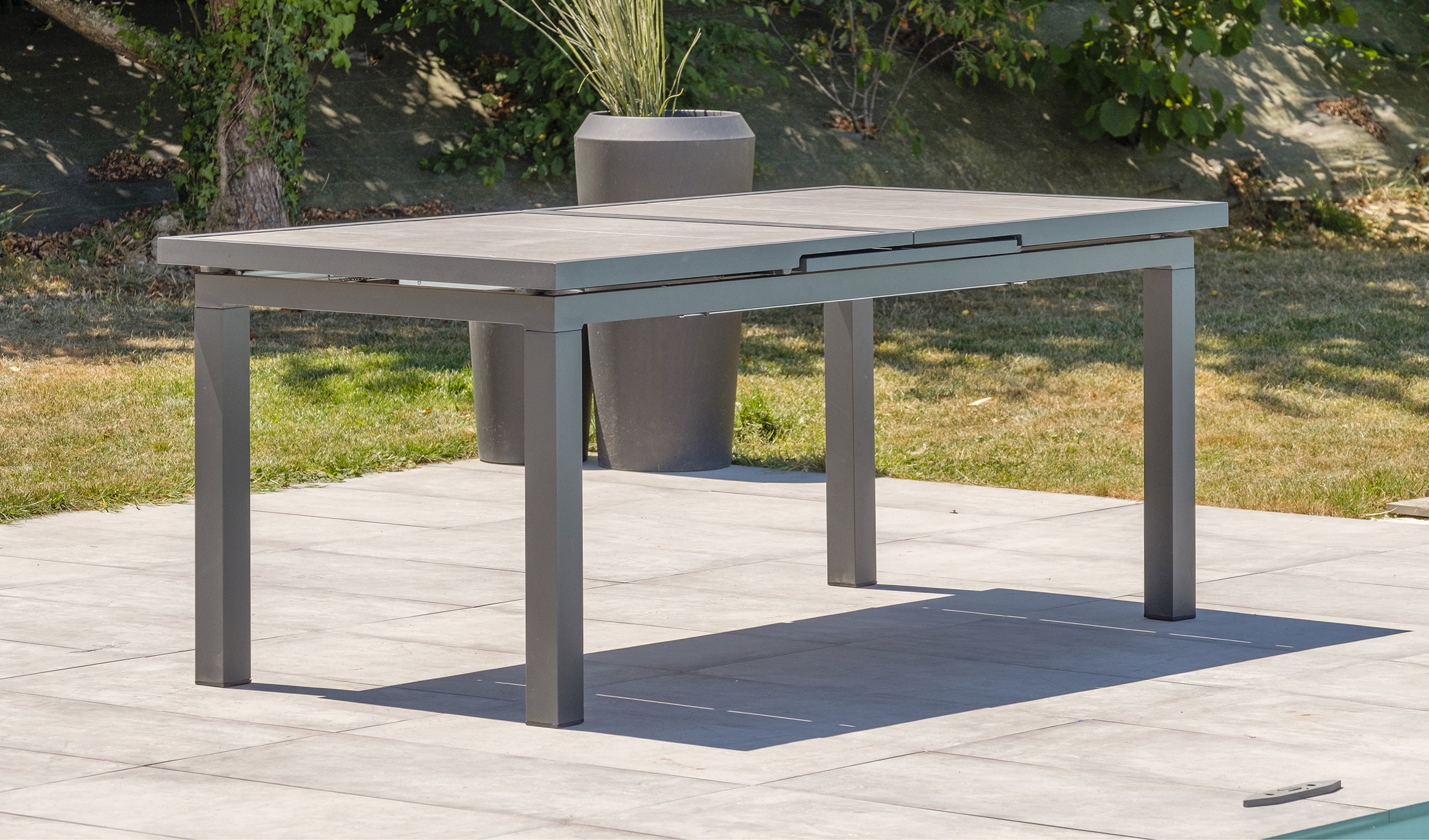 Table de jardin VENISE-TB250 avec rallonge et 6 fauteuils ALU-MIAMI-FT empilables