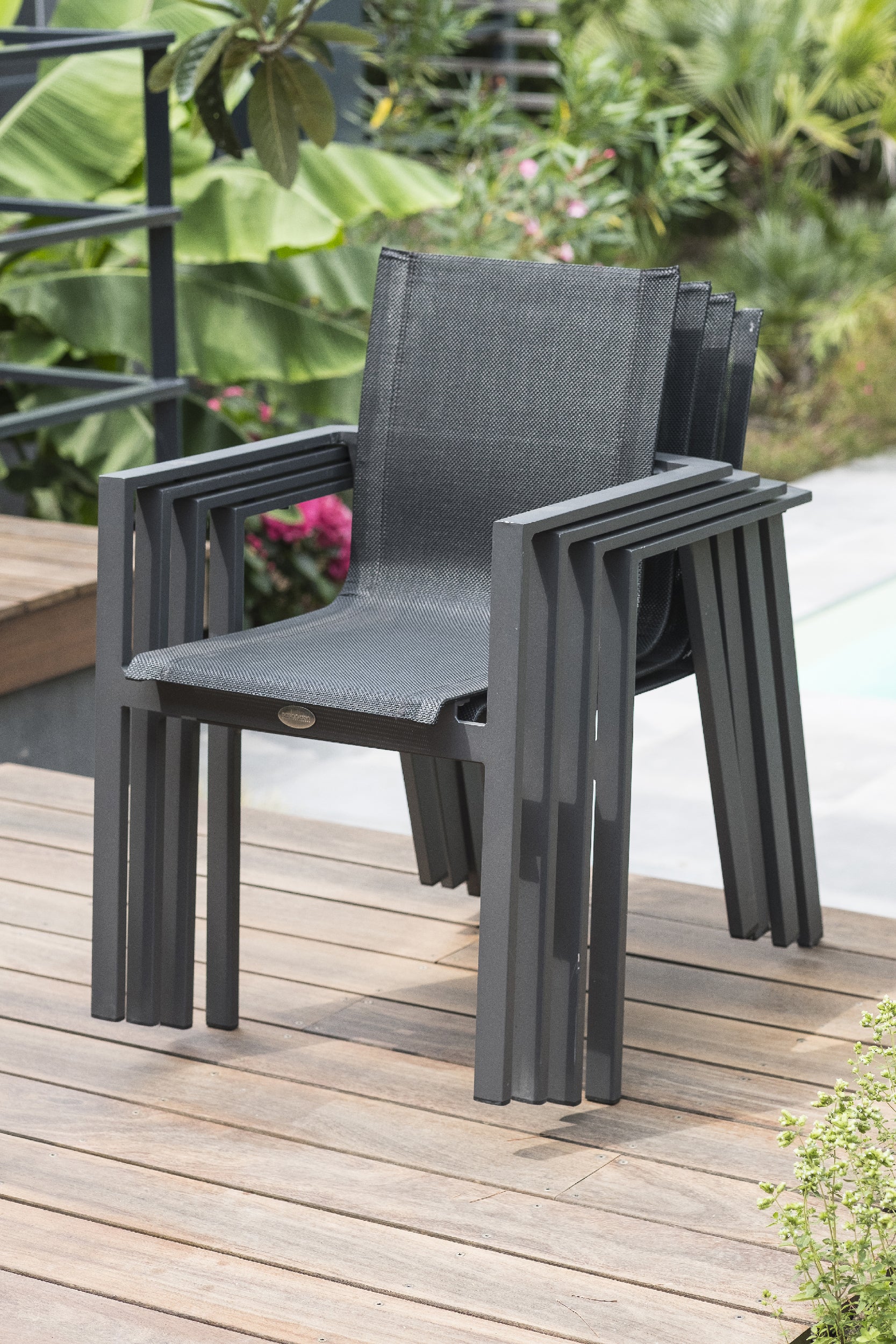 Table de jardin VENISE-TB250 avec rallonge et 6 fauteuils ALU-MIAMI-FT empilables