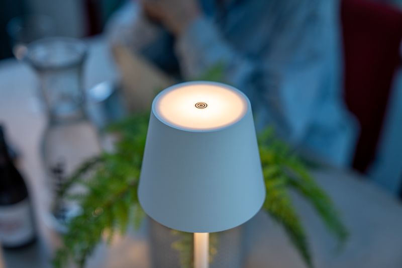 FlinQ Lampe de Table Nova Blanche - Rechargeable et avec Commande Tactile