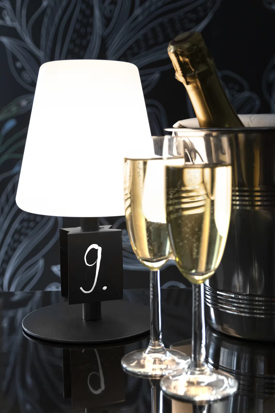 Lampe de table LED sans fil rechargeable Michelle - noire - intérieur & extérieur