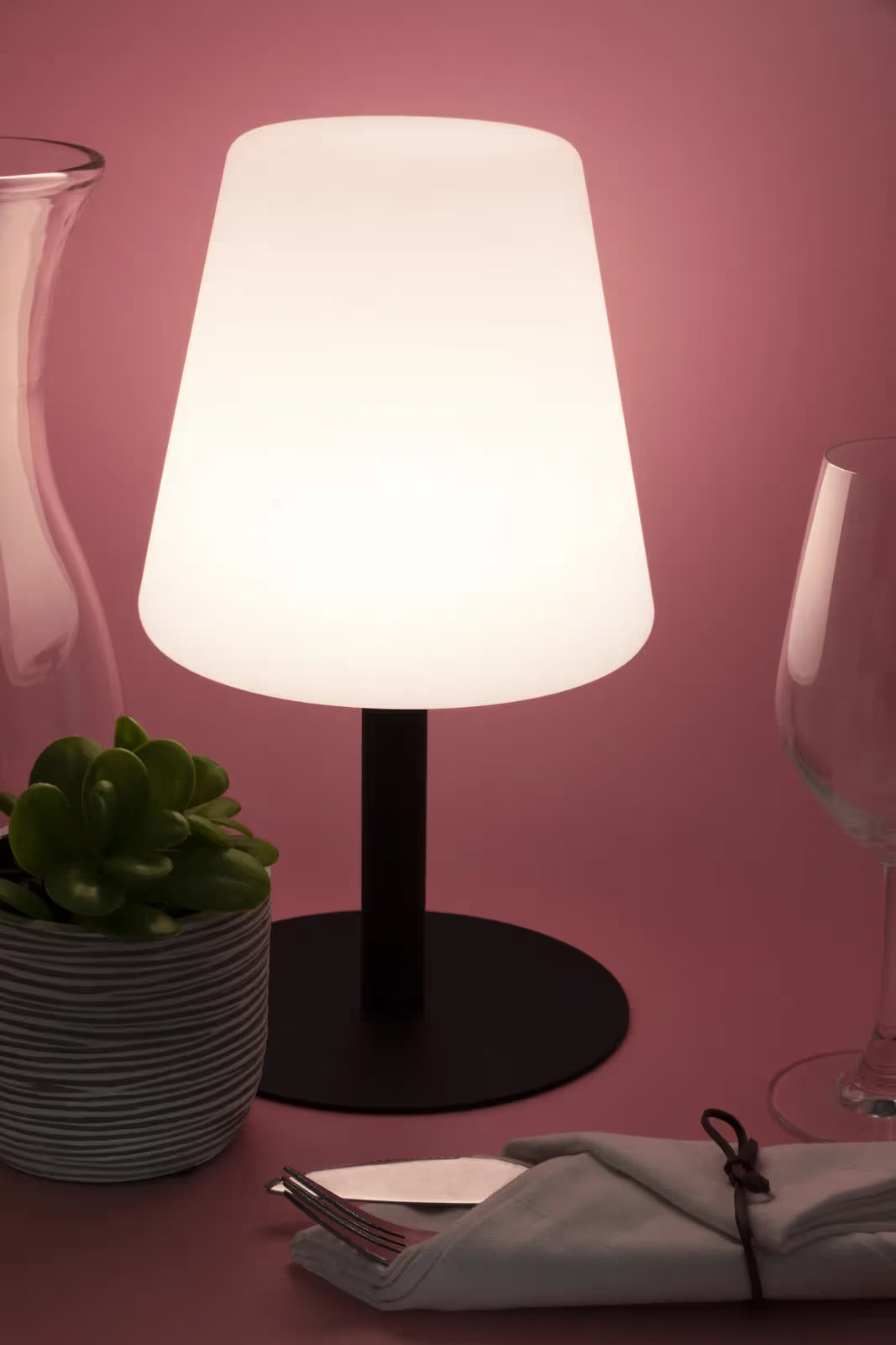 Lampe de table LED sans fil rechargeable Michelle - noire - intérieur & extérieur