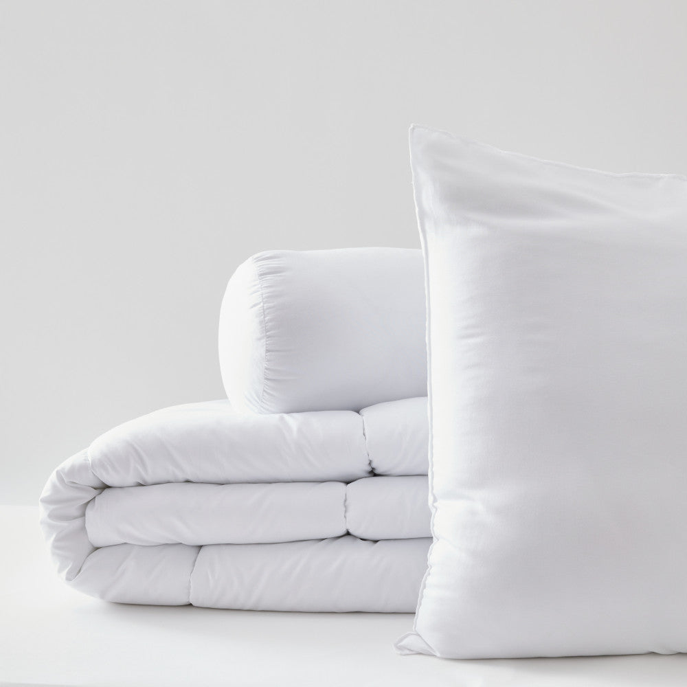 Pack 3 pièces Couette 140 x 200 cm + Oreiller 60 x 60 + Polochon 90 Gamme  "Douceur" - Traité Anti Acarien Soft & Care