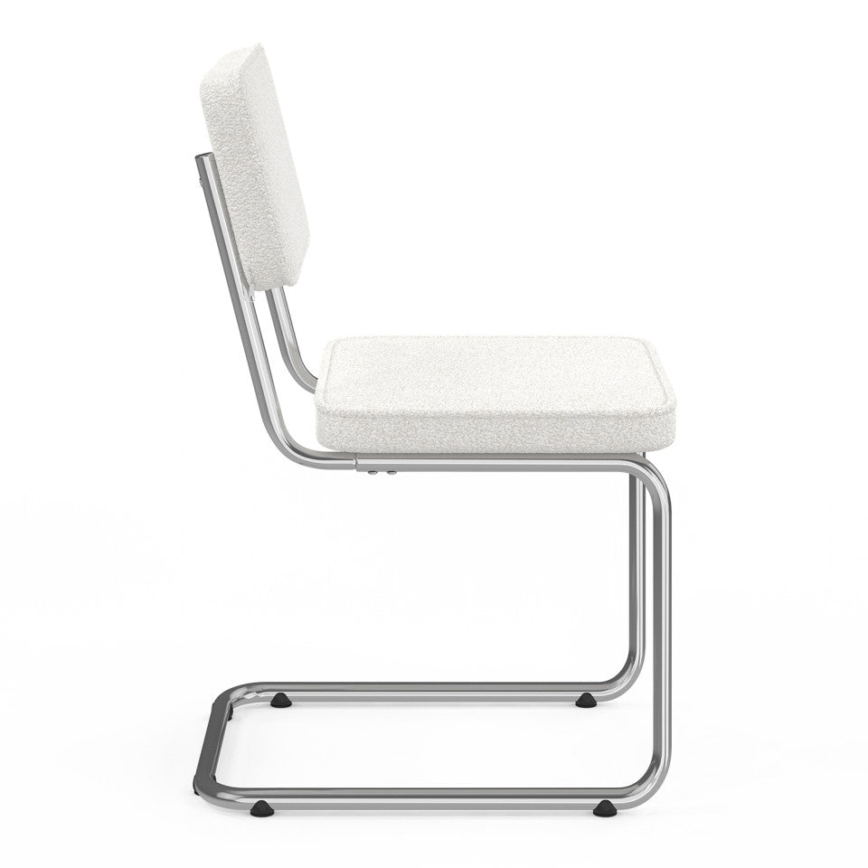 Chaises Naya en bouclette crème et pied métal cantilever - lot de 4