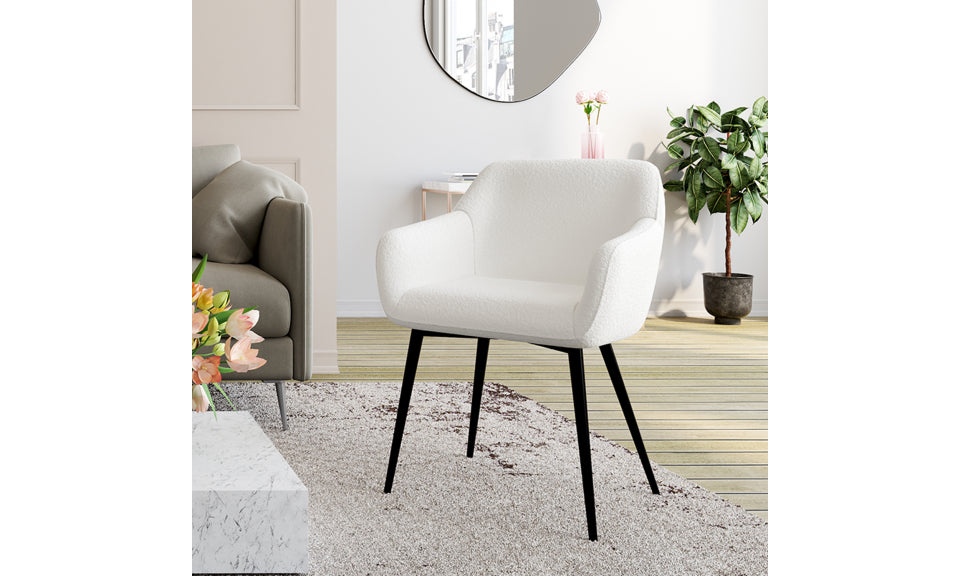 Chaises avec accoudoirs Louna en bouclette blanche et pieds métal - lot de 2