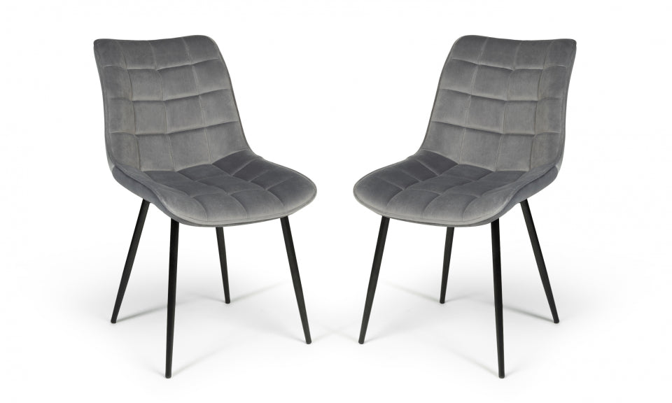 Chaises Melinda en velours matelassé gris clair et pieds noirs - lot de 2