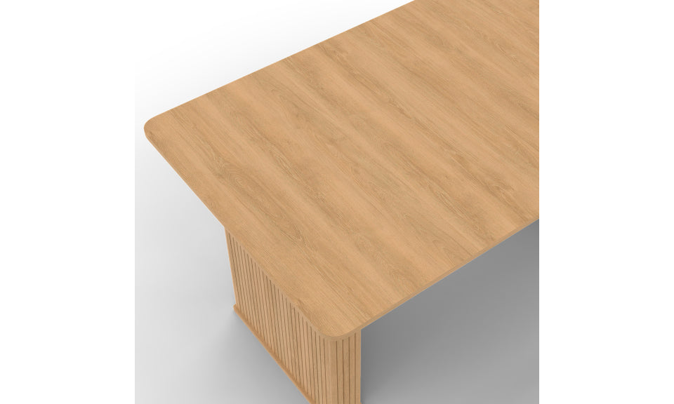 Table repas Albane 160cm bois pieds effet tasseaux