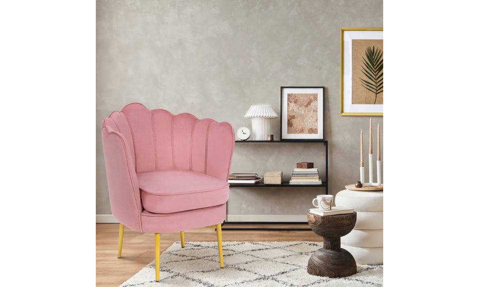 Fauteuil Arielle en velours rose et pieds dorés