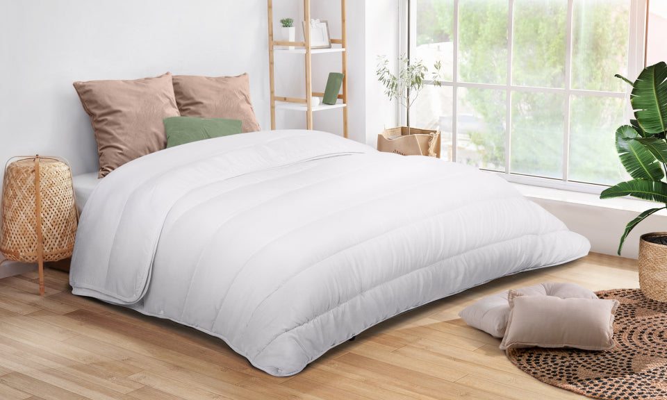 Couette double extra chaude blanche 4 saisons 220x240cm - microfibres 200 + 300 g/m2