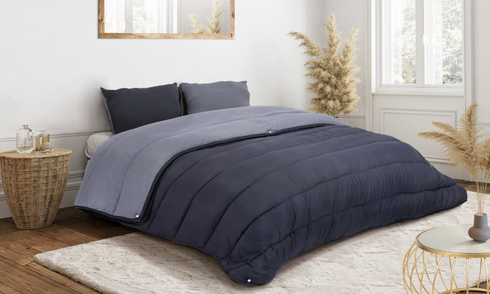 Couette double extra-chaude grise 4 saisons 220x240cm - microfibres 200 + 300 g/m2 + 2 oreillers moelleux 500 g/m2