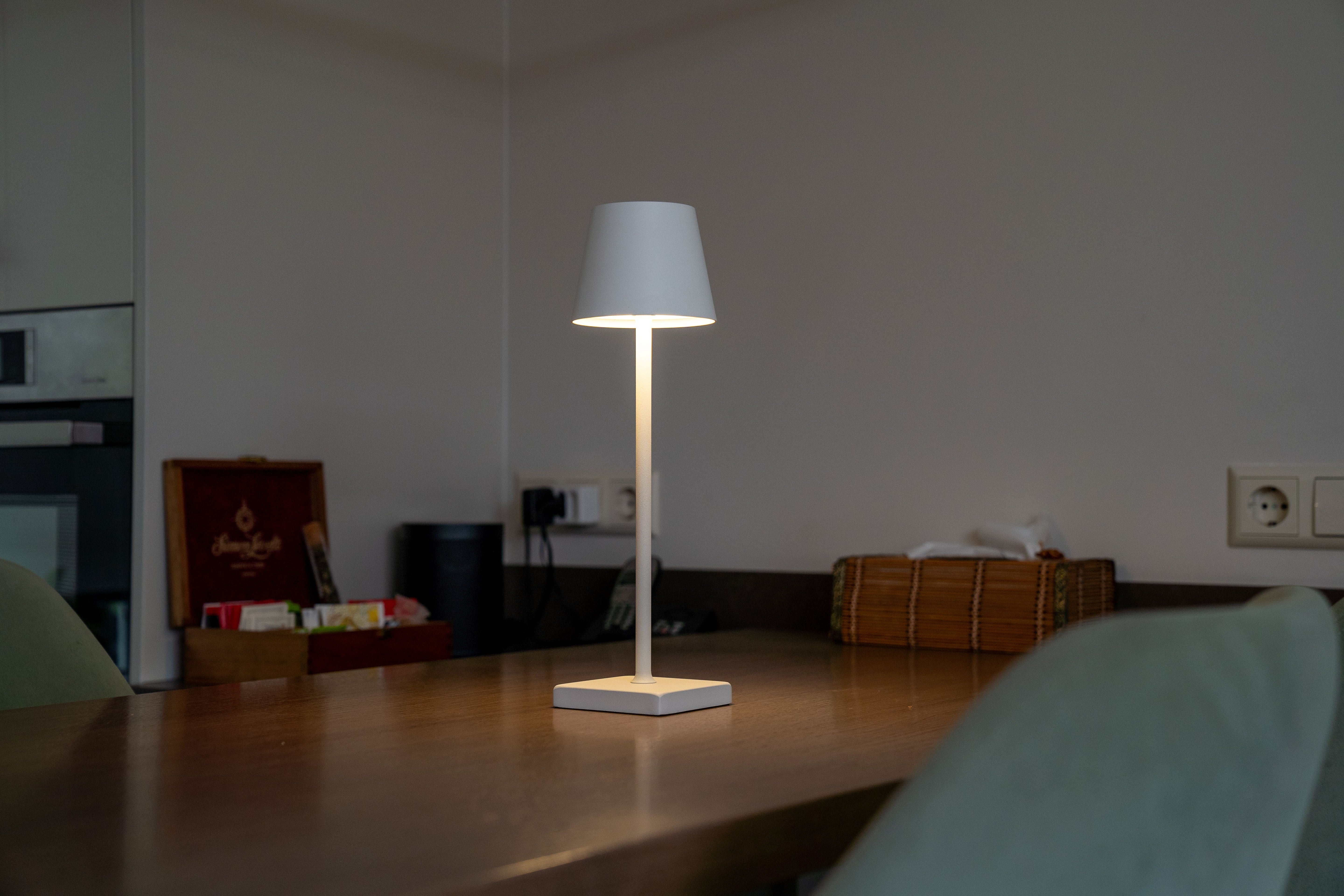 FlinQ Lampe de Table Nova Blanche - Rechargeable et avec Commande Tactile